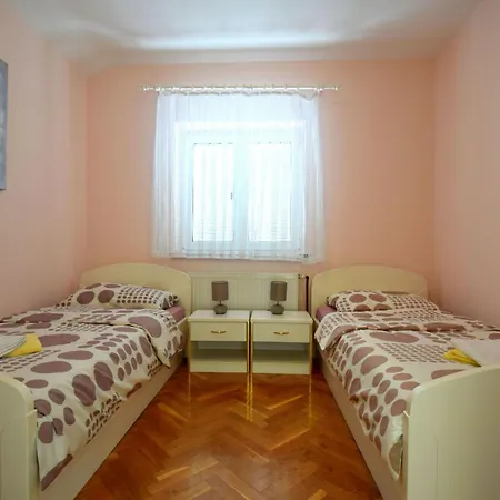 Luka 1 By Interhome *